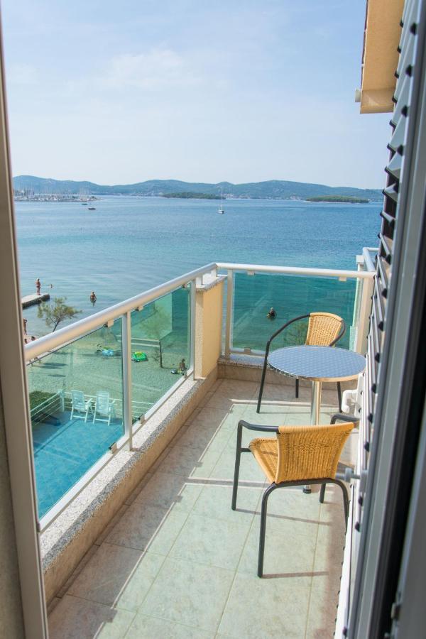 Apartments Citrine On The Beach Biograd Na Moru Exterior photo